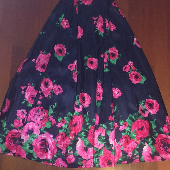Floral Prom Dress - Picture 6 of 8
